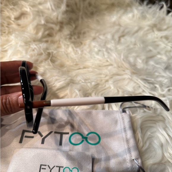 FYT00 Round Black Glasses - Picture 5 of 6